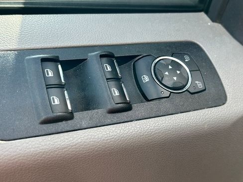 Used 2017 Ford F150 XLT w/ Equipment Group 302A Luxury AWD/4WD image 8