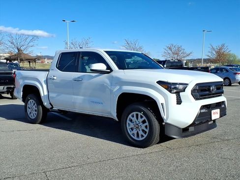 New 2026 Toyota Tacoma SR5 image 2