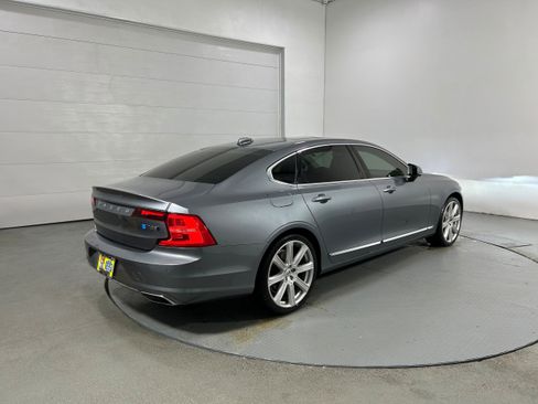 Used 2018 Volvo S90 T6 Inscription w/ Convenience Package image 33