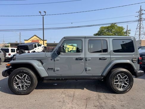 New 2026 Jeep Wrangler Unlimited Sahara w/ Safety Group AWD/4WD image 4