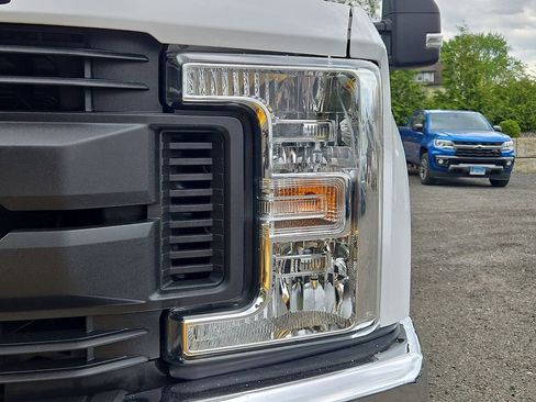 Used 2017 Ford F350 XL AWD/4WD image 9