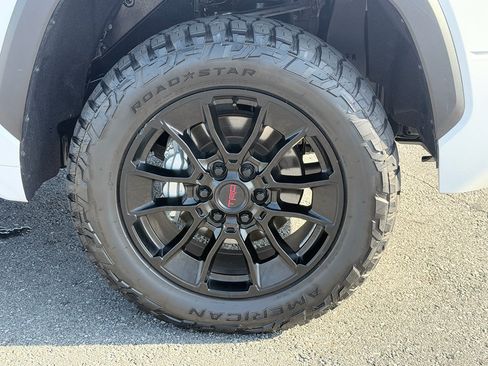 Used 2024 Toyota Tundra SR5 w/ SR5 Premium Package AWD/4WD image 36
