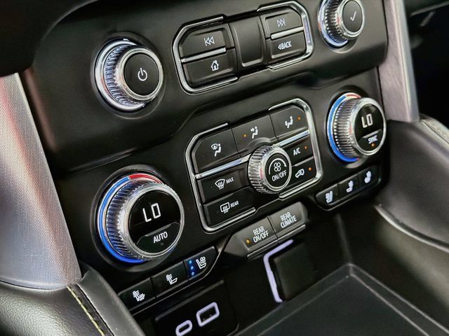 Used 2024 GMC Yukon SLT w/ SLT Luxury Package AWD/4WD image 16