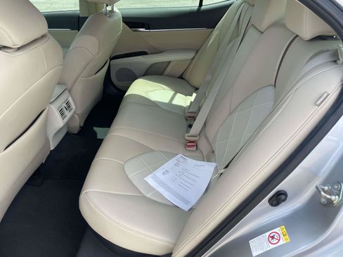 Used 2019 Toyota Camry XLE FWD image 8