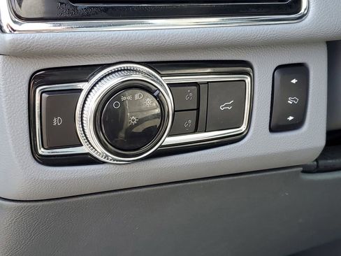 Used 2019 Lincoln Navigator Reserve w/ Cargo Package AWD/4WD image 9