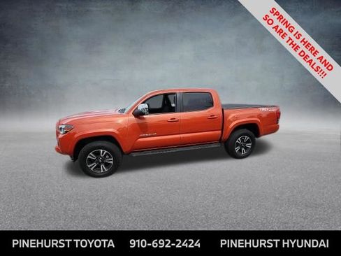 Used 2016 Toyota Tacoma TRD Sport w/ Premium & Technology Package image 8