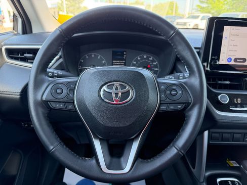 Used 2023 Toyota Corolla Cross LE FWD image 28