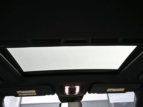 Used 2025 Mercedes-Benz GLE 350 4MATIC image 23