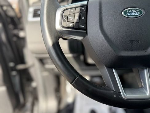 Used 2019 Land Rover Discovery Sport SE image 18