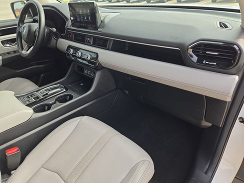 Certified 2025 Honda Pilot EX-L image 31