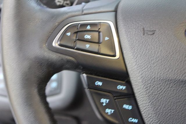 Used 2017 Ford Escape Titanium AWD/4WD image 16