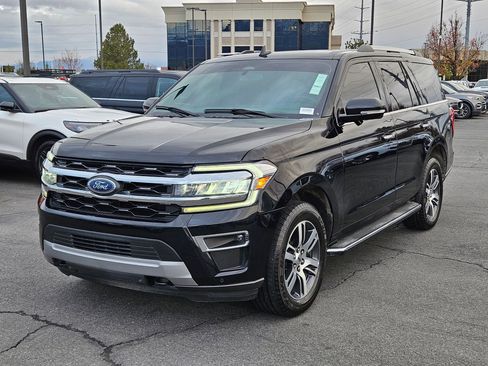Used 2023 Ford Expedition Limited image 11