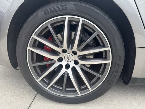 Used 2021 Maserati Ghibli S image 19