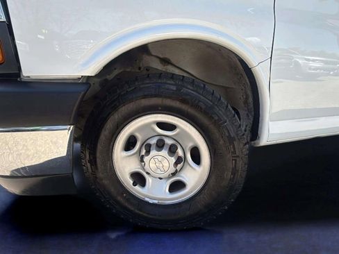 Used 2019 Chevrolet Express 3500 LS w/ Chrome Appearance Package RWD image 20