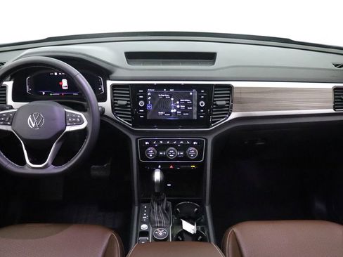 Used 2023 Volkswagen Atlas SEL AWD/4WD image 18