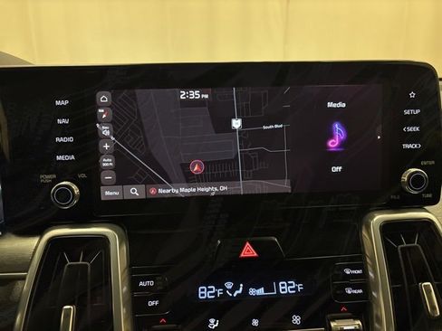 Certified 2023 Kia Sorento SX image 21