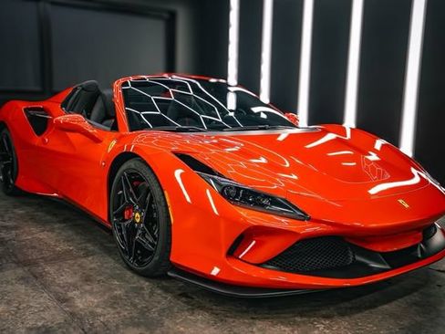 Used 2021 Ferrari F8 Tributo RWD image 5