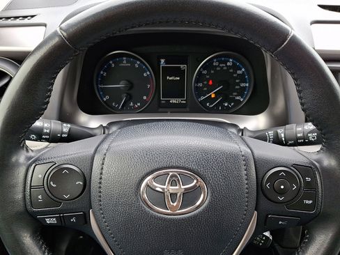 Used 2018 Toyota RAV4 XLE w/ Plus Extra Value Package AWD/4WD image 19