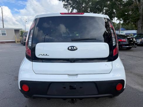 Used 2018 Kia Soul w/ Convenience Package FWD image 5