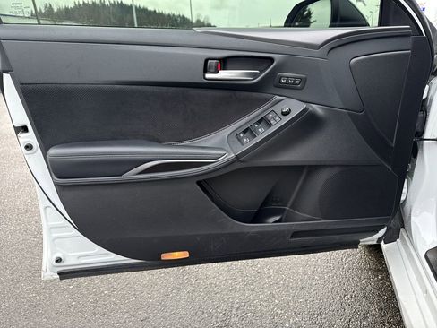 Used 2019 Toyota Avalon Touring image 18