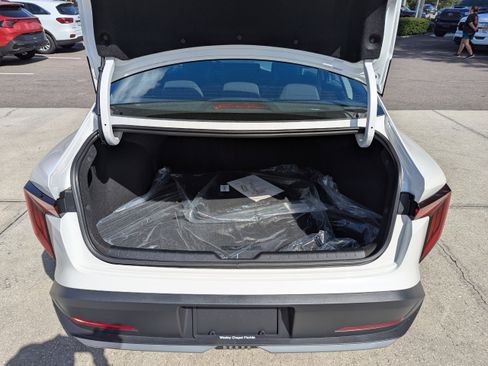 New 2025 Kia K4 LX image 9