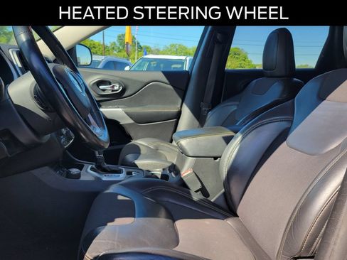 Used 2018 Jeep Cherokee Latitude Plus w/ Cold Weather Group AWD/4WD image 15