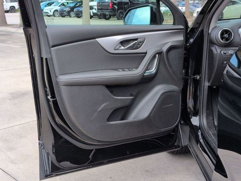 New 2026 Chevrolet Blazer LT w/ Midnight/Sport Edition FWD image 7