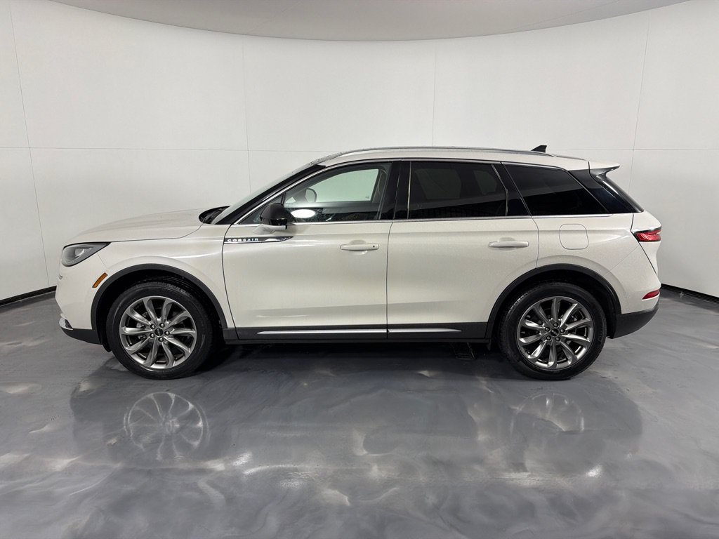 Used 2022 Lincoln Corsair AWD w/ Premium Package image 8