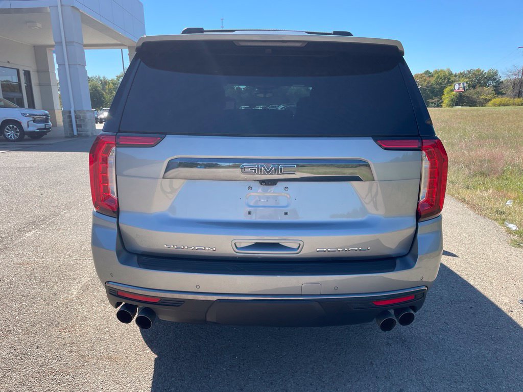 Used 2023 GMC Yukon Denali Ultimate AWD/4WD image 5