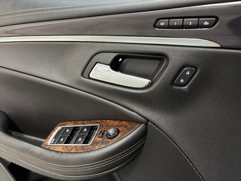 Used 2015 Chevrolet Impala LTZ FWD image 13