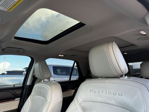 Used 2019 Ford Explorer Platinum AWD/4WD image 27