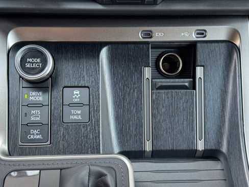 Used 2024 Lexus GX 550 AWD/4WD image 31
