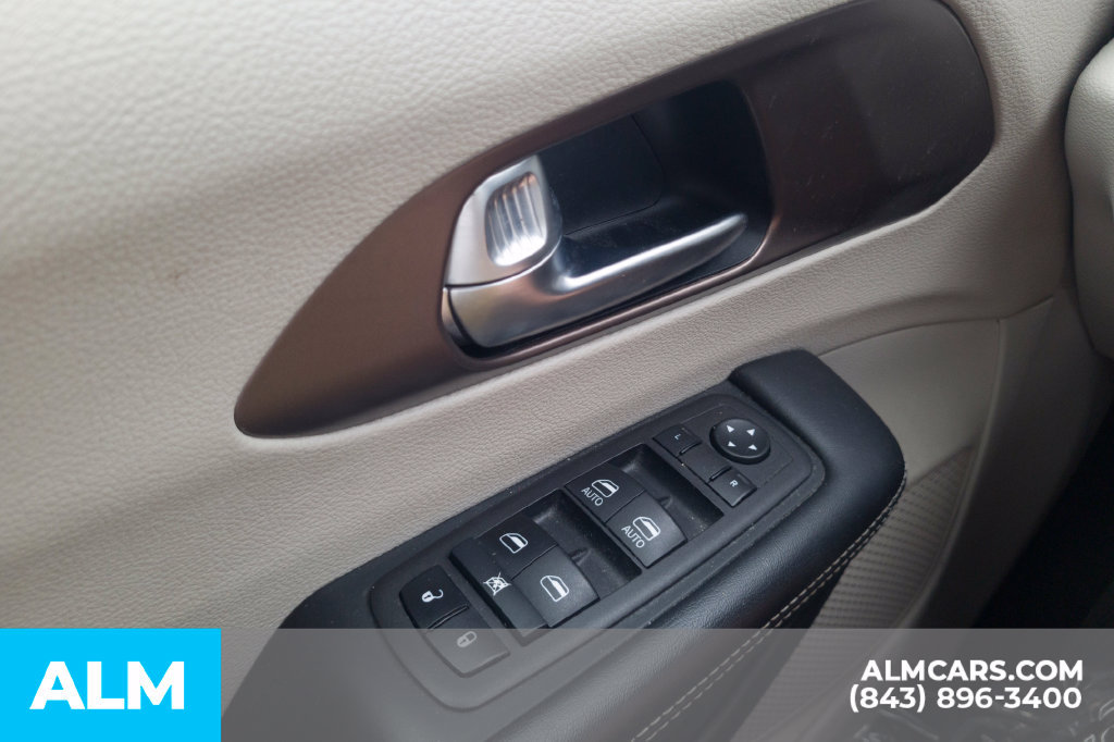 Used 2023 Chrysler Voyager LX FWD image 34