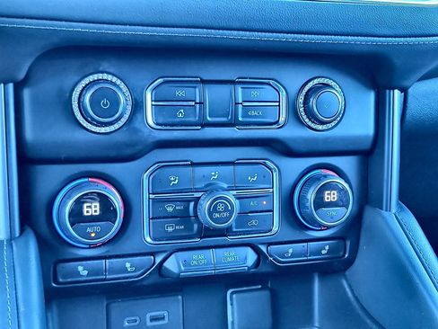 Used 2021 Chevrolet Tahoe LT image 18