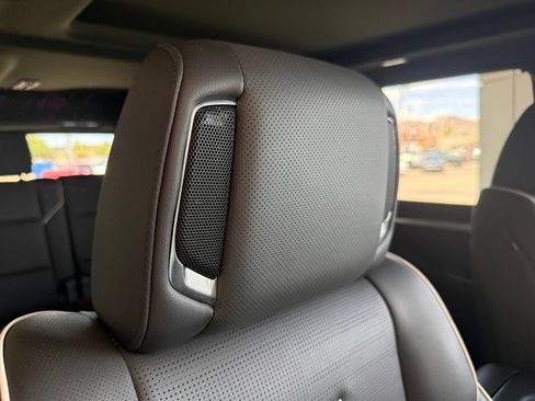 Used 2025 Cadillac Escalade Sport w/ LPO, Floor Liner Package AWD/4WD image 34