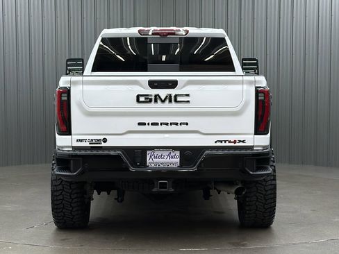 Used 2024 GMC Sierra 2500 AT4X image 4