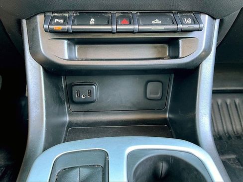 Used 2022 Chevrolet Colorado LT w/ Fleet Safety Package image 24