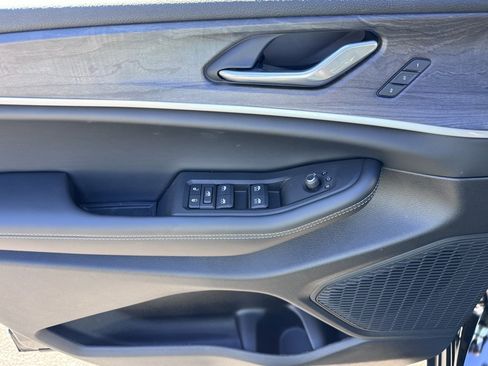 New 2025 Jeep Grand Cherokee Limited w/ Black Appearance Package image 9