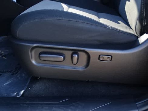 Certified 2023 Toyota Tacoma TRD Off-Road AWD/4WD image 17