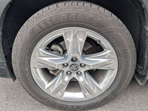 Used 2019 Toyota Highlander Limited AWD/4WD image 4
