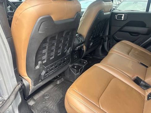 Used 2021 Jeep Gladiator Rubicon w/ LED Lighting Group AWD/4WD image 19
