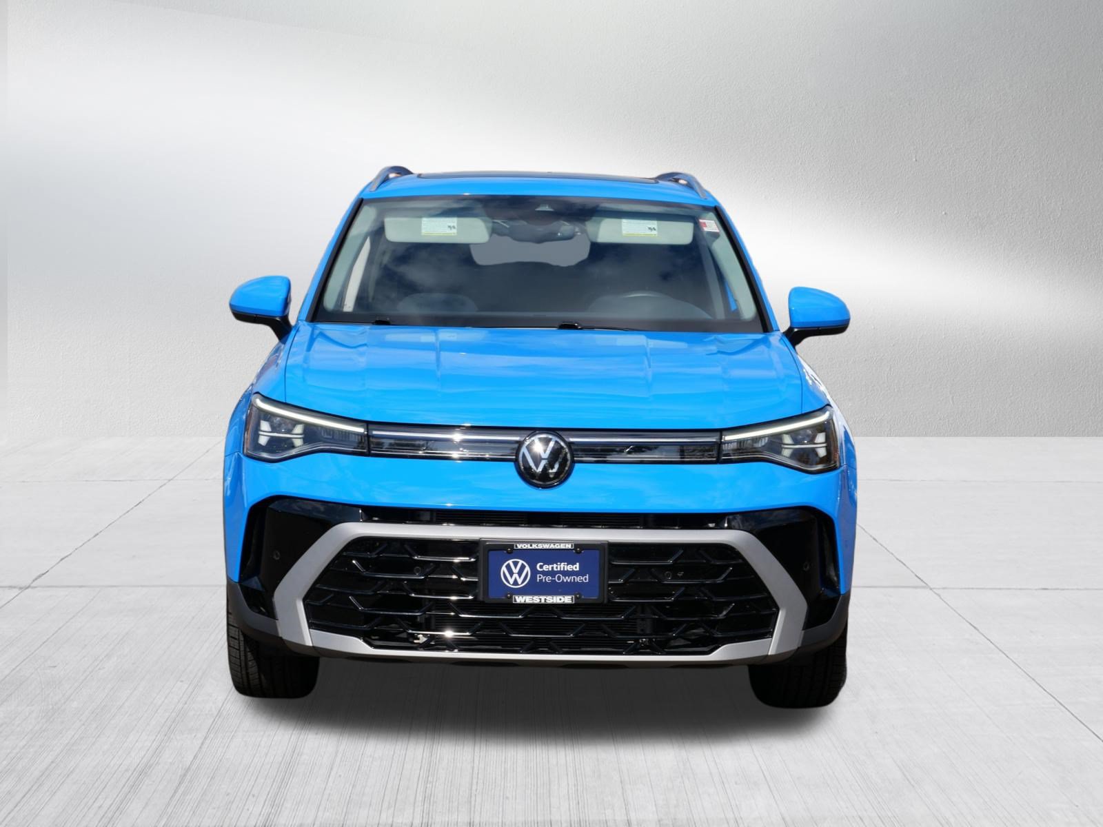 Certified 2025 Volkswagen Taos SEL AWD/4WD image 2