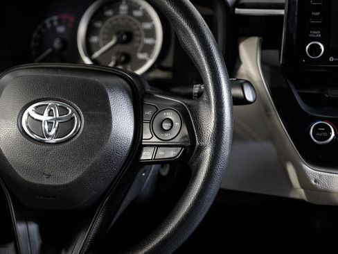 Used 2022 Toyota Corolla LE image 14
