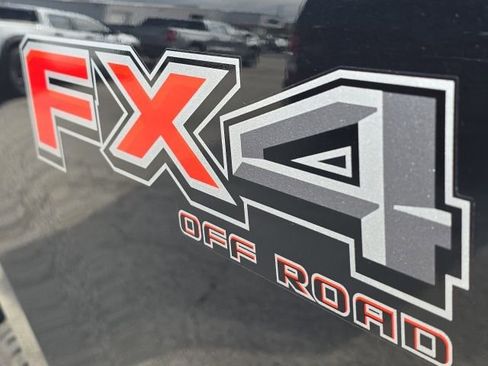 Used 2025 Ford F250 Lariat w/ Chrome Package image 11