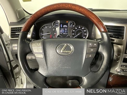 Used 2013 Lexus LX 570 4WD w/ Luxury Pkg image 37