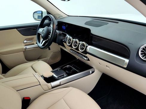 Used 2022 Mercedes-Benz EQB 300 4MATIC w/ Pinnacle Package image 25