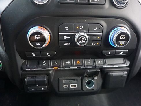 Used 2020 GMC Sierra 1500 SLE w/ SLE Value Package AWD/4WD image 13