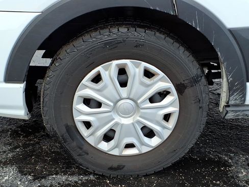 Used 2024 Ford Transit 350 XLT RWD image 9