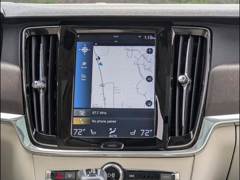 Used 2018 Volvo V90 T6 Cross Country w/ Convenience Package AWD/4WD image 14