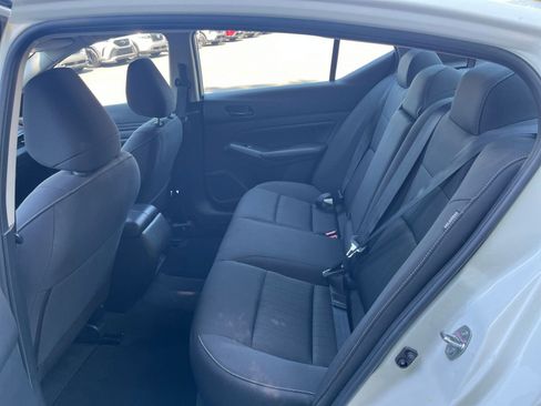 Used 2025 Nissan Altima 2.5 SV FWD image 25